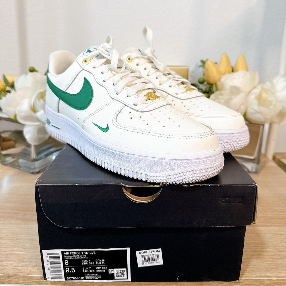 Nike Air Force 1 LV8